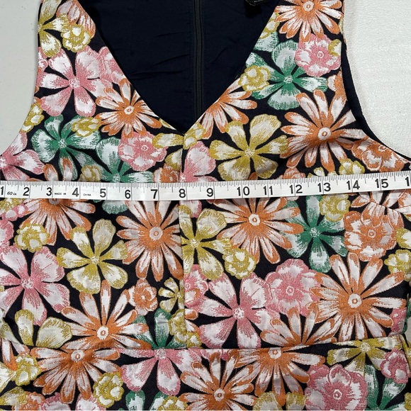 Banana Republic sheath Dress Size
2P Multicolor Floral Embossed
Jacquard - Picture 10 of 12